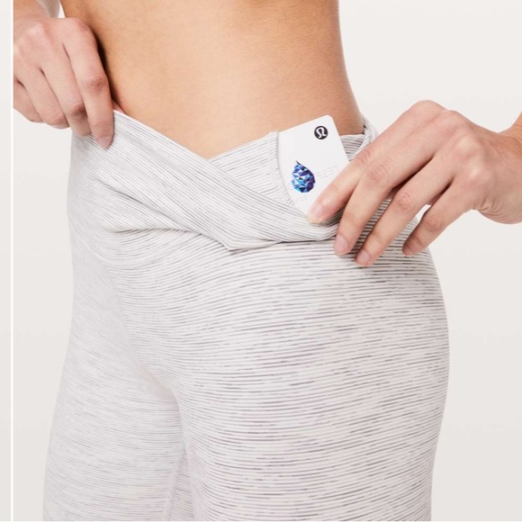 Lululemon Wunder Under Size 4 - Luxtreme - Wee Are From Space Nimbus Battleship - Picture 3 of 5